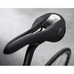 Fizik Aliante R1 Open Regular Saddle - Bull - Black 5 Fizik Aliante R1 Open Regular Saddle - Bull - Black -Crankbrothers Verkoop 249134 02 d 488134