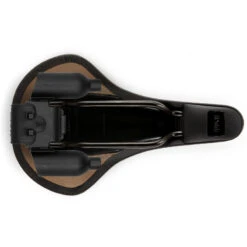 Fizik Terra Alpaca X5 Saddle + Tool Carrier - Black -Crankbrothers Verkoop 6957312802447 terra alpaca saddle with carrier tools kit 1 fizik mtb 01 902313
