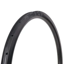 Beast Components GR40 Velg - 28" | Carbon | Hookless | Disc - 28 Gaten | UD Black 5 Beast Components GR40 Velg - 28" | Carbon | Hookless | Disc - 28 Gaten | UD Black -Crankbrothers Verkoop beast components gr40 carbon disc clincher gravel rim 24 hole ud black1 1057828