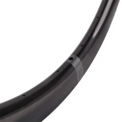 Beast Components RX40 Velg - 28" | Carbon | Clincher | Disc - 28 Gaten | UD Black -Crankbrothers Verkoop beast components rx40 carbon discclincherrim 20 622 24 hole ud black2 928234