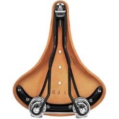 BROOKS ENGLAND Brooks B67 Bend Leather Saddle - Honey -Crankbrothers Verkoop brooks b67 bend leather saddle honey 4 1327486