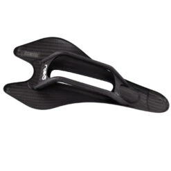 Gelu K1 Carbon Saddle - Black Logos -Crankbrothers Verkoop gelu k1 carbon saddle black logos3 928484