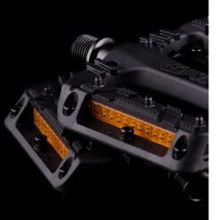 Sixpack 1st Ride Flat Pedals - Sky Blue -Crankbrothers Verkoop sixpack 1st ride pedals black double side 1373980 1