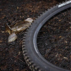 Stan's NoTubes Flow MK4 Velg - 27,5" | Clincher | Disc - 28 Gat | Zwart -Crankbrothers Verkoop stans no tubes flow mk4 rim black mounted lay 1437211